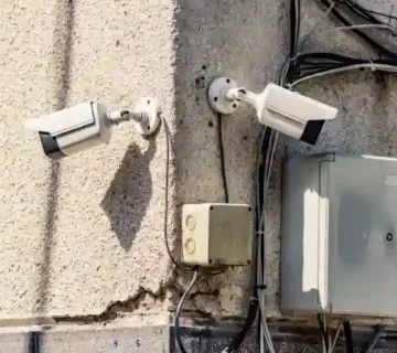كاميرات مراقبة خارجية مع التركيب